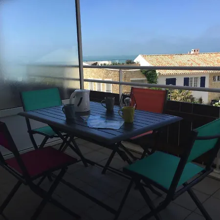 Renove Bord De Avec Balcon Et Parking A - Fr-1-336-79