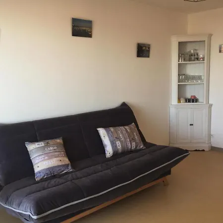 Rénové Bord De Avec Balcon Et Parking à - Fr-1-336-79 Appartement