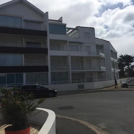 Renove Bord De Avec Balcon Et Parking A - Fr-1-336-79 *