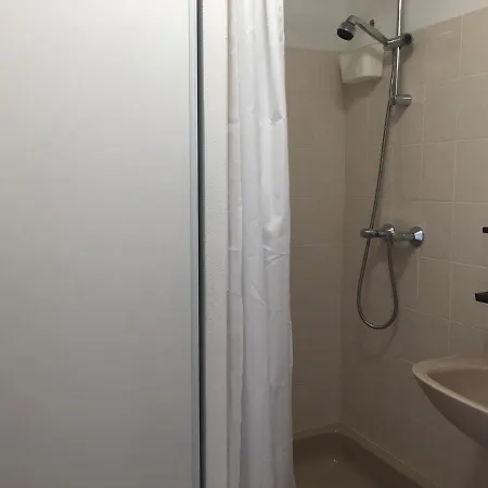 アパート Renove Bord De Avec Balcon Et Parking A - Fr-1-336-79 *