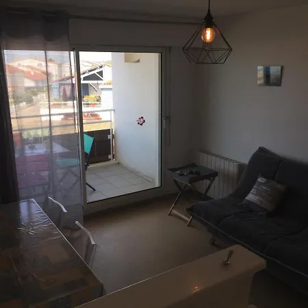 Renove Bord De Avec Balcon Et Parking A - Fr-1-336-79 アパート *