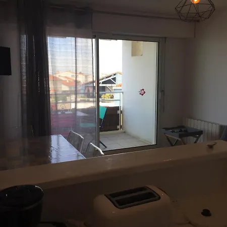 アパート Renove Bord De Avec Balcon Et Parking A - Fr-1-336-79 *