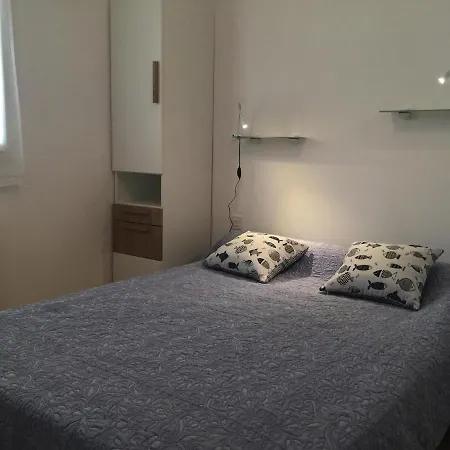 アパート Renove Bord De Avec Balcon Et Parking A - Fr-1-336-79