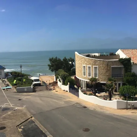 Renove Bord De Avec Balcon Et Parking A - Fr-1-336-79