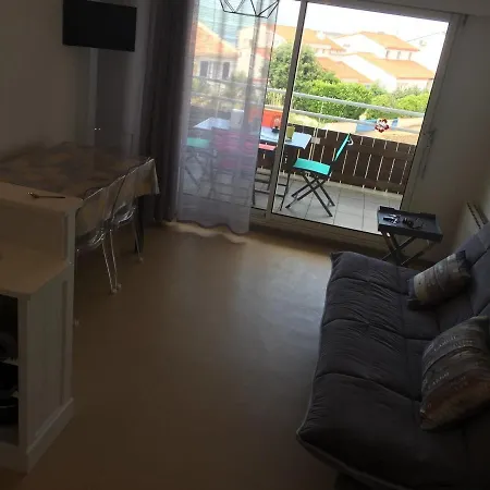 Renove Bord De Avec Balcon Et Parking A - Fr-1-336-79 *