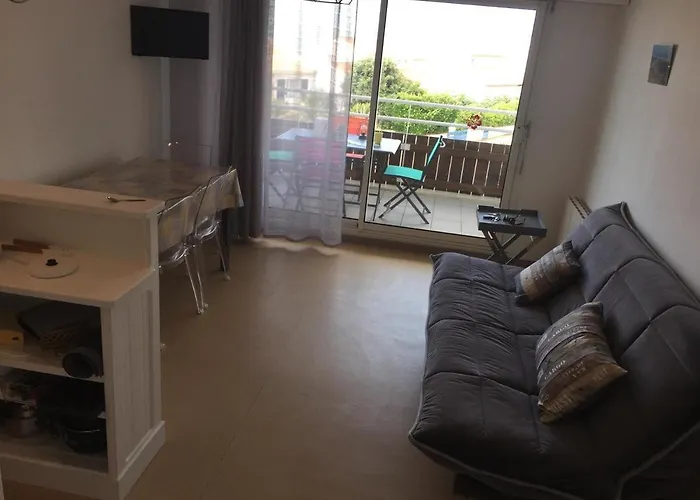 Rénové Bord De Avec Balcon Et Parking à - Fr-1-336-79 * Jard-sur-Mer