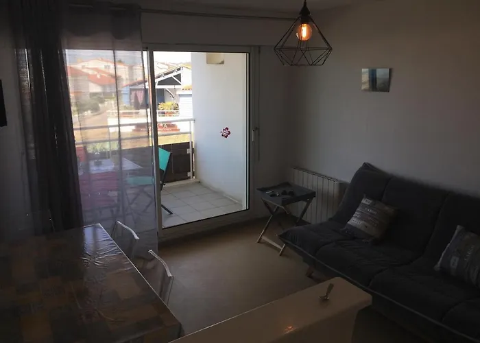 Rénové Bord De Avec Balcon Et Parking à - Fr-1-336-79 Appartement *