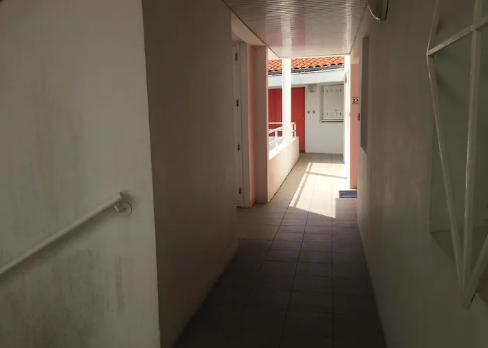 Rénové Bord De Avec Balcon Et Parking à - Fr-1-336-79 Appartement *