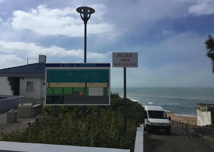 Appartement Rénové Bord De Avec Balcon Et Parking à - Fr-1-336-79